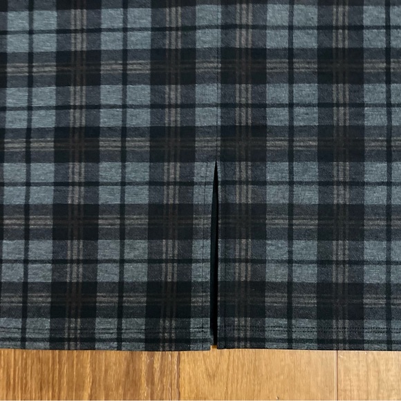 Soho Apparel Plaid Pull On Pencil Skirt With Back Slit - Picture 7 of 7